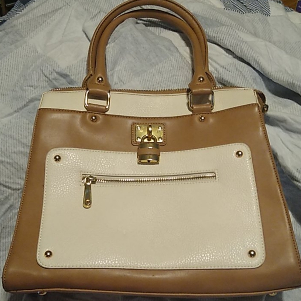 Medium size purse